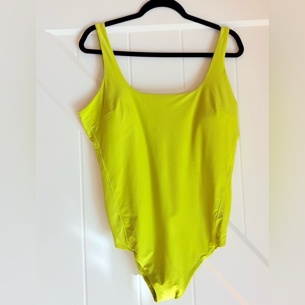 Lululemon one piece Size 14 Waterside Scoop Yellow YLRSR Neon Yellow NWT